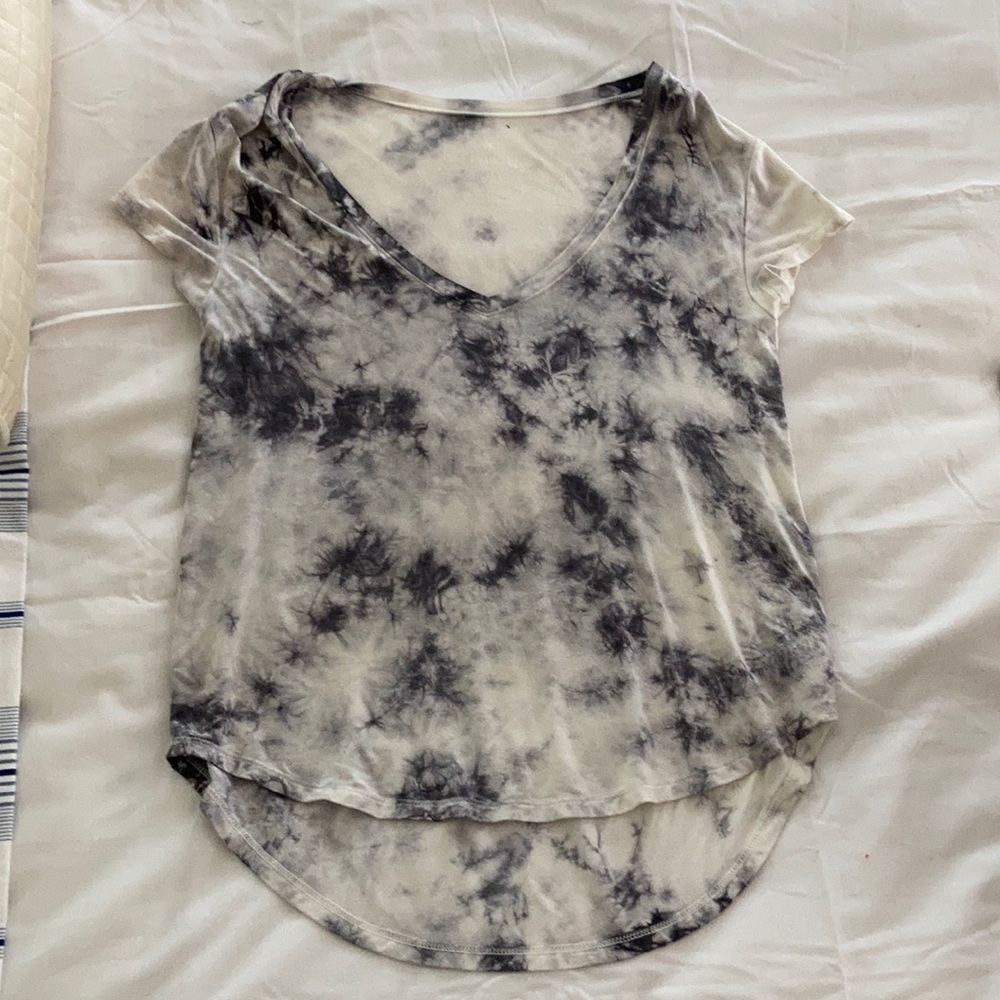 AE Favorite Marble V-Neck Tee
